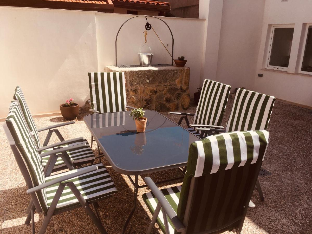 Acogedora Casa Con Patio En El Tiemblo Apartment Exterior photo